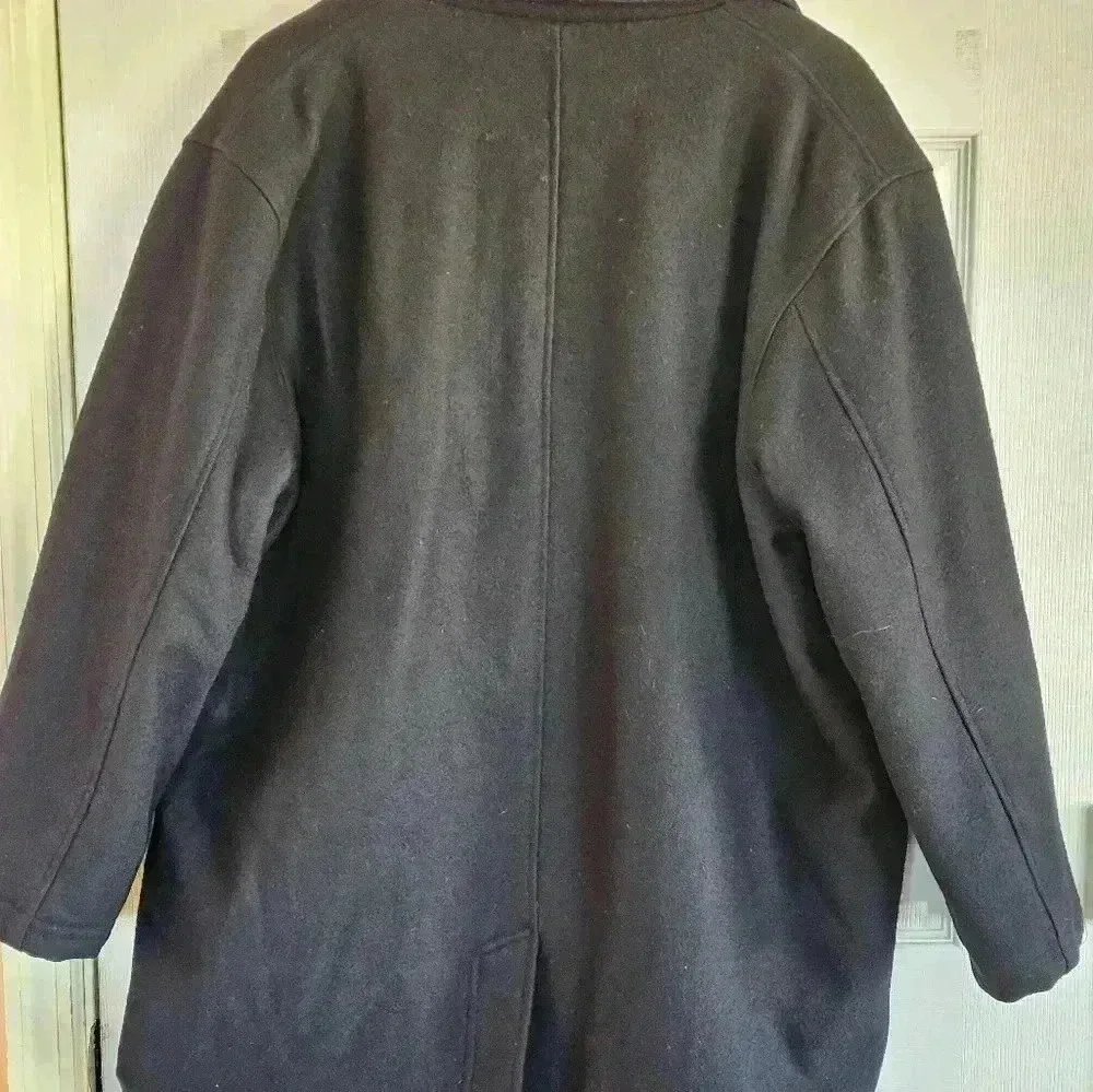 Vintage Woolrich double breasted Large man's navy blue peacoat
